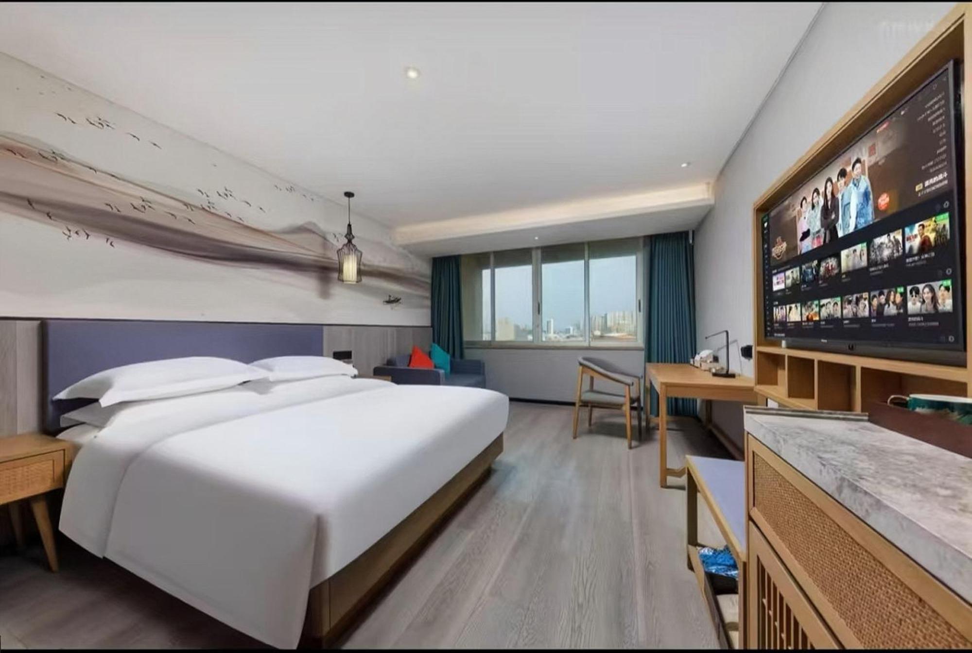 Mehood Lestie International Hotel Nancun Wanbo Metro Station Branch - Free Shuttle Bus To Canton Fair Complex During Canton Fair Period & Free Breakfast & Free Afternoon Tea & Free Midnight Snack & Free Vpn Internet Access Esterno foto