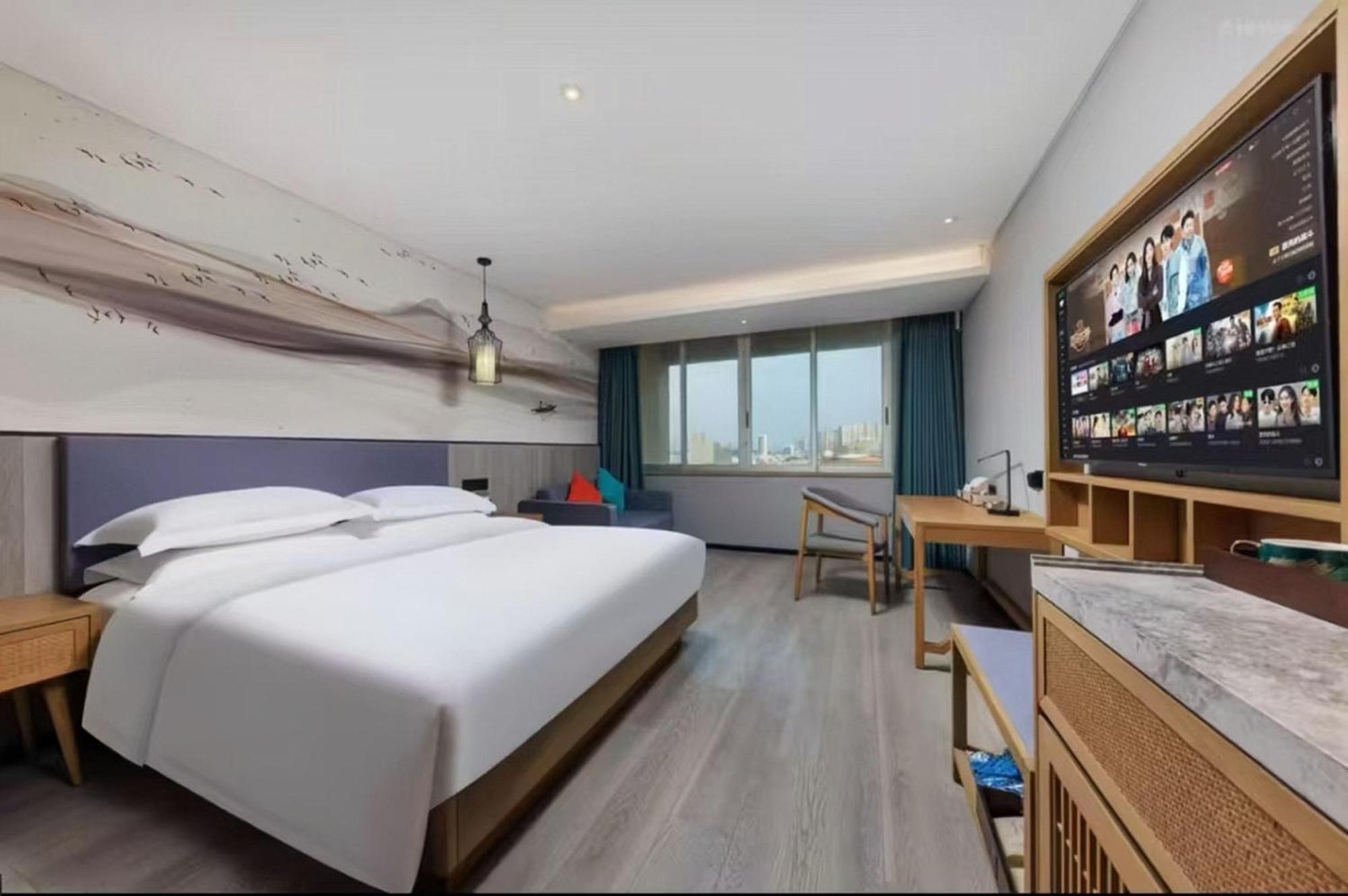 Mehood Lestie International Hotel Nancun Wanbo Metro Station Branch - Free Shuttle Bus To Canton Fair Complex During Canton Fair Period & Free Breakfast & Free Afternoon Tea & Free Midnight Snack & Free Vpn Internet Access Esterno foto