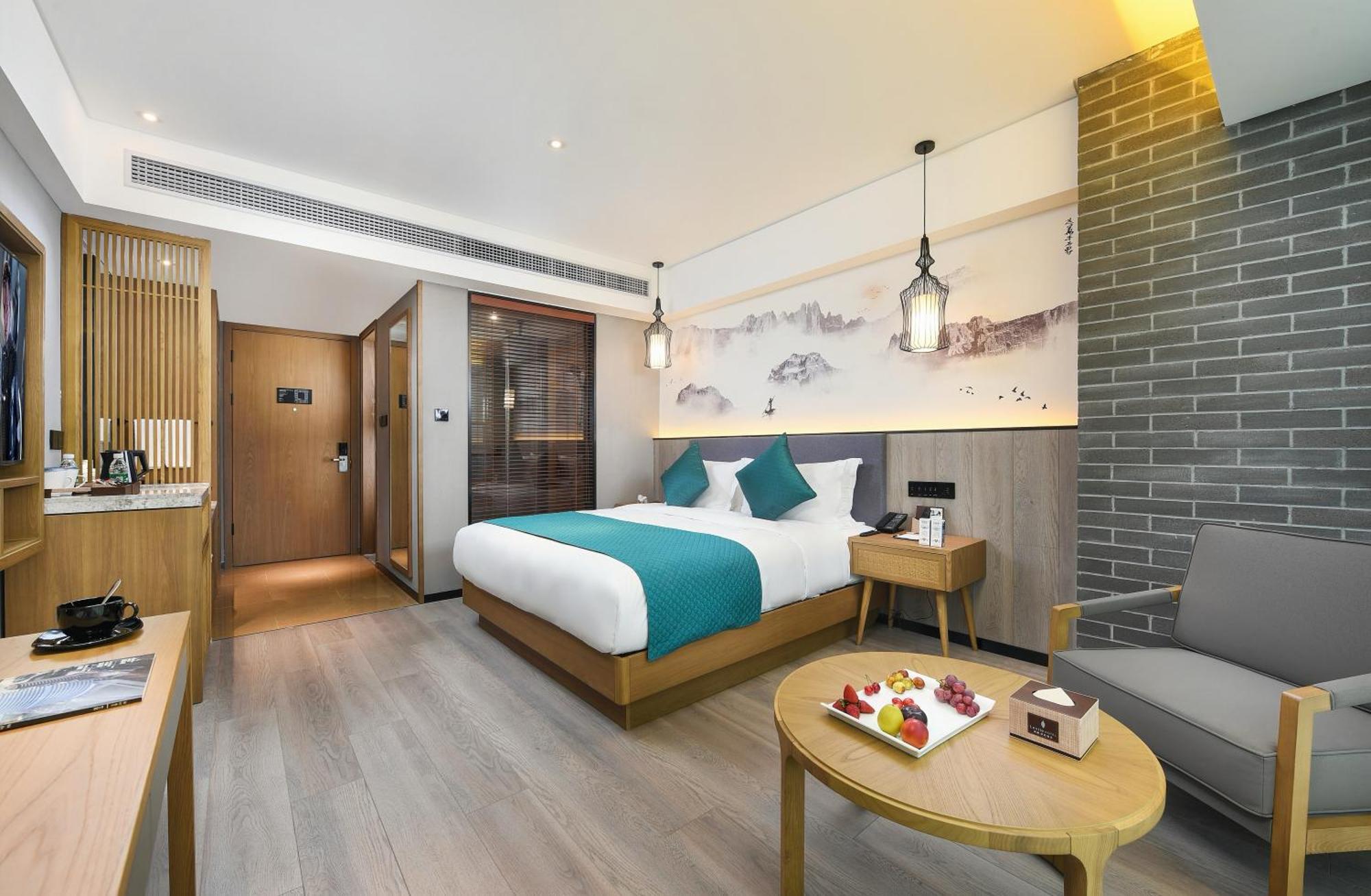 Mehood Lestie International Hotel Nancun Wanbo Metro Station Branch - Free Shuttle Bus To Canton Fair Complex During Canton Fair Period & Free Breakfast & Free Afternoon Tea & Free Midnight Snack & Free Vpn Internet Access Esterno foto