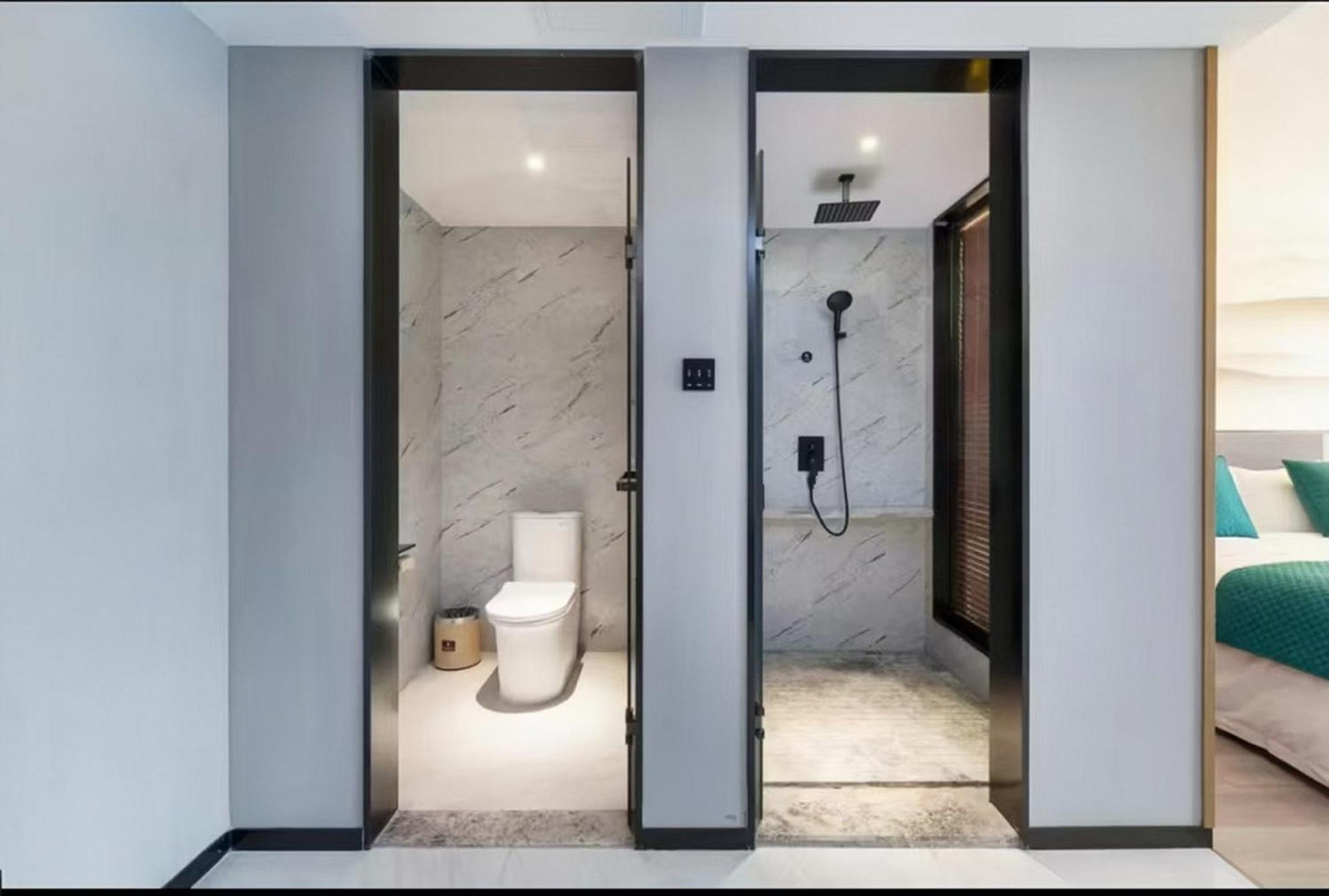 Mehood Lestie International Hotel Nancun Wanbo Metro Station Branch - Free Shuttle Bus To Canton Fair Complex During Canton Fair Period & Free Breakfast & Free Afternoon Tea & Free Midnight Snack & Free Vpn Internet Access Esterno foto