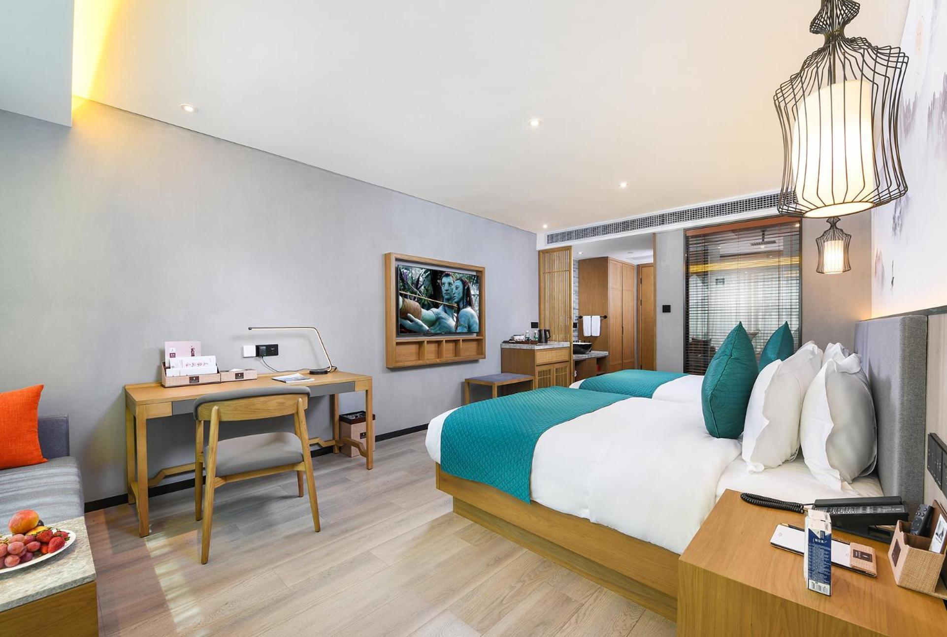 Mehood Lestie International Hotel Nancun Wanbo Metro Station Branch - Free Shuttle Bus To Canton Fair Complex During Canton Fair Period & Free Breakfast & Free Afternoon Tea & Free Midnight Snack & Free Vpn Internet Access Esterno foto