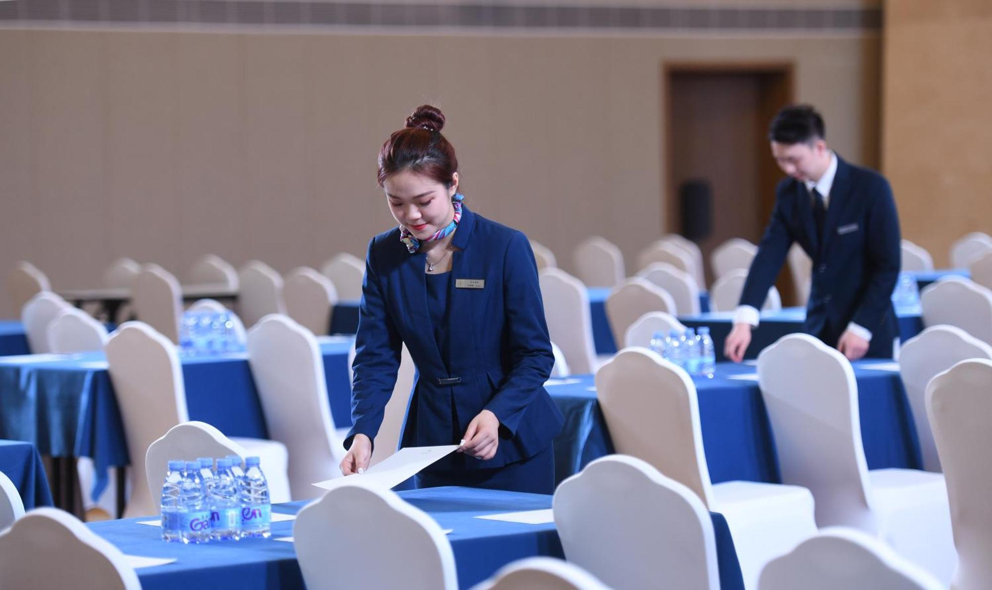 Mehood Lestie International Hotel Nancun Wanbo Metro Station Branch - Free Shuttle Bus To Canton Fair Complex During Canton Fair Period & Free Breakfast & Free Afternoon Tea & Free Midnight Snack & Free Vpn Internet Access Esterno foto