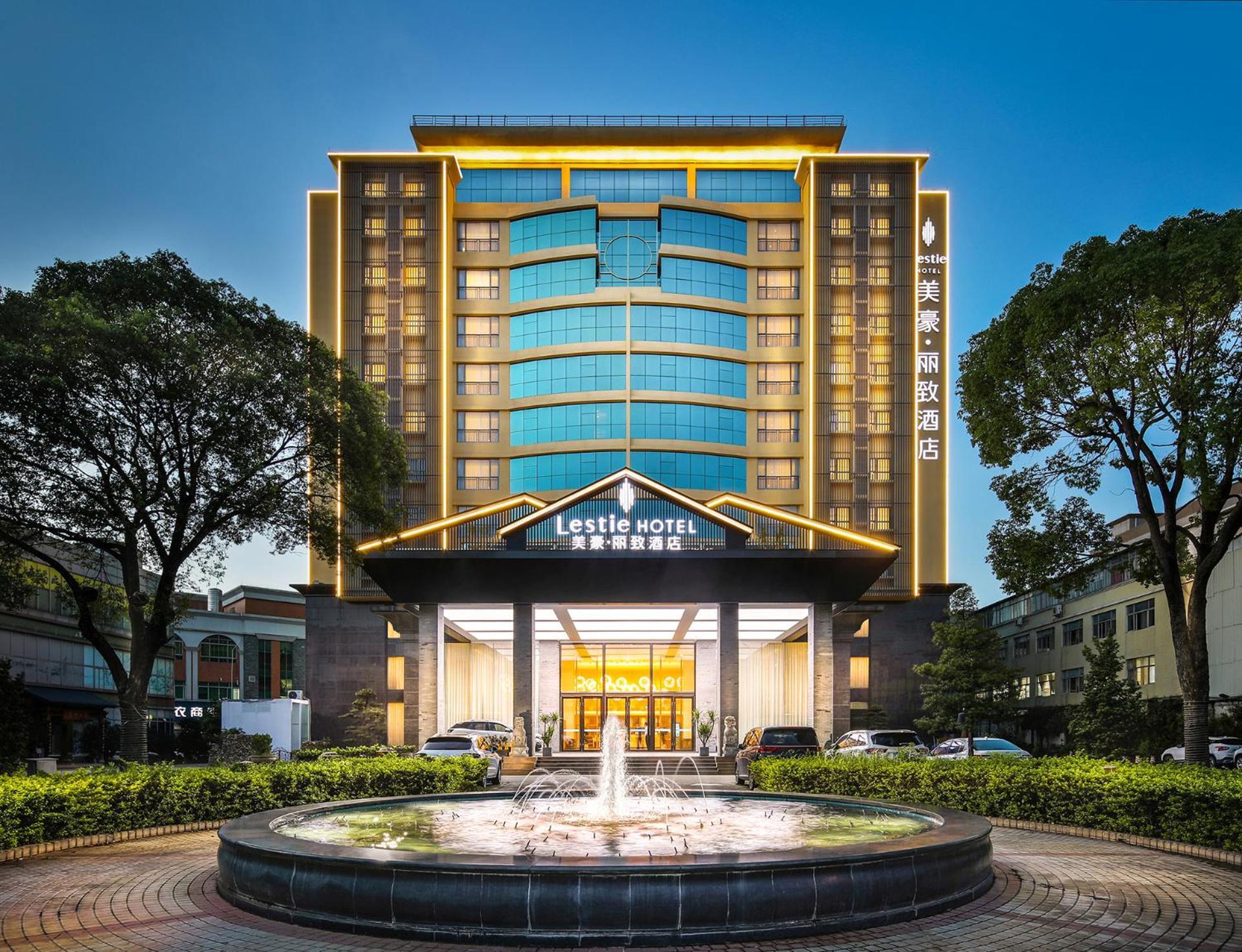 Mehood Lestie International Hotel Nancun Wanbo Metro Station Branch - Free Shuttle Bus To Canton Fair Complex During Canton Fair Period & Free Breakfast & Free Afternoon Tea & Free Midnight Snack & Free Vpn Internet Access Esterno foto
